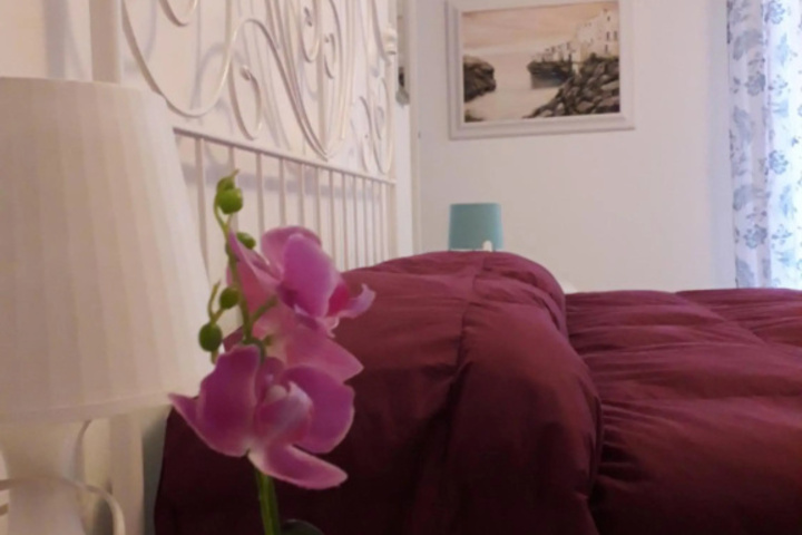 Room 2 of 17