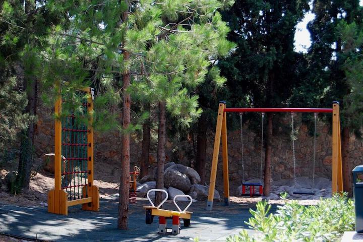 Children's play area - outdoor