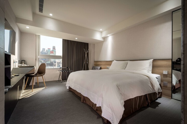 Room 5 of 44