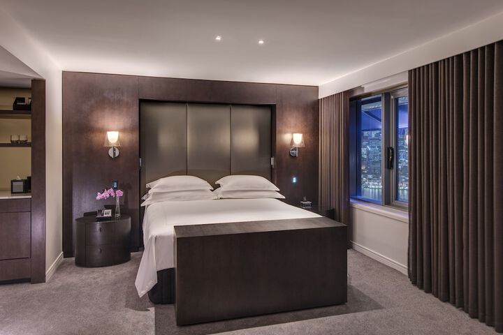 Room 11 of 50