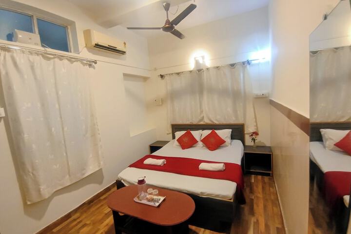 Room 4 of 31