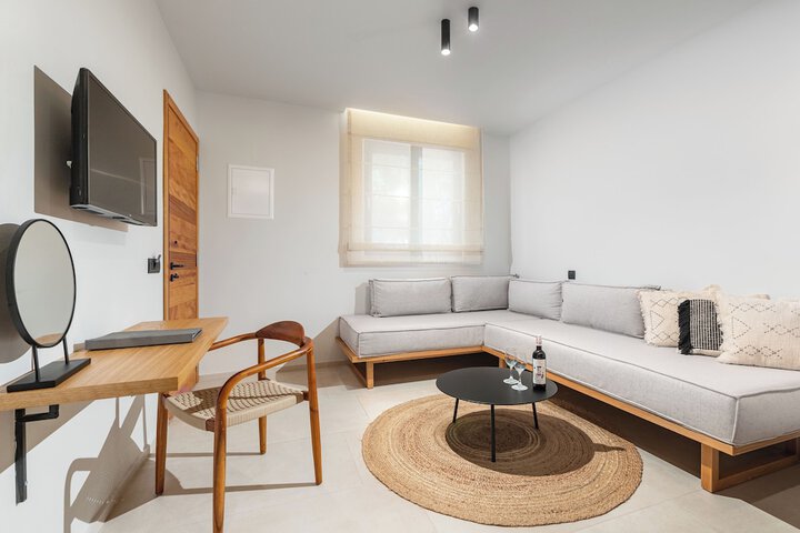 Room 14 of 118