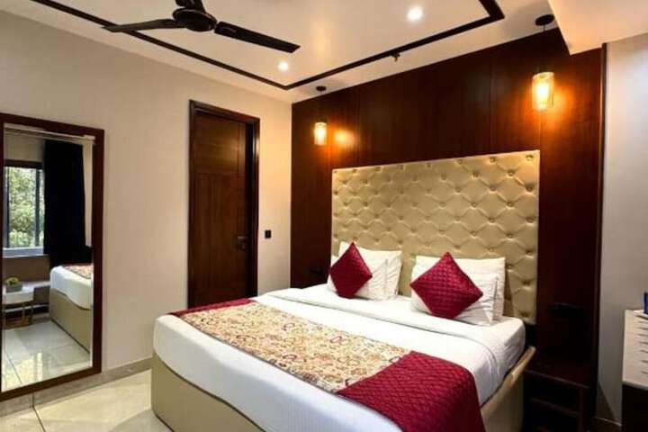 Room 8 of 26