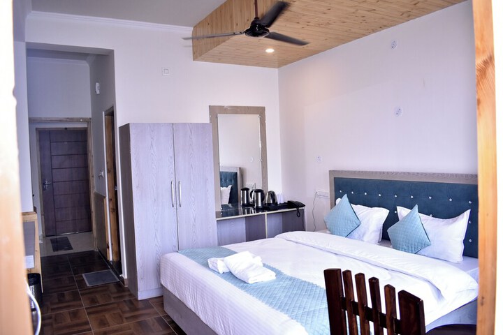 Room 12 of 29