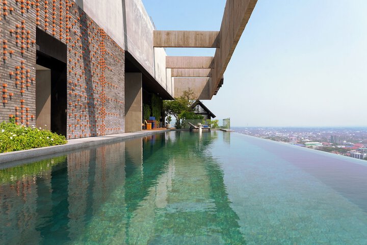 Pool 32 of 78