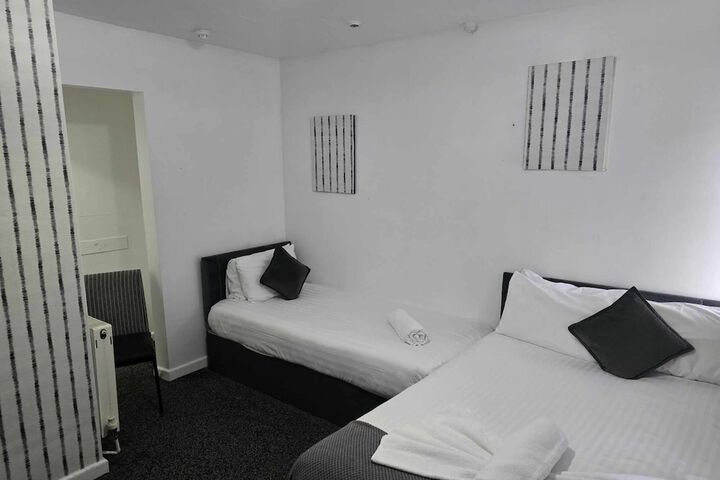Room 9 of 48