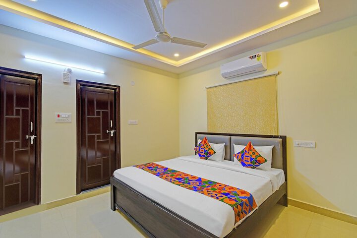 Room 7 of 27