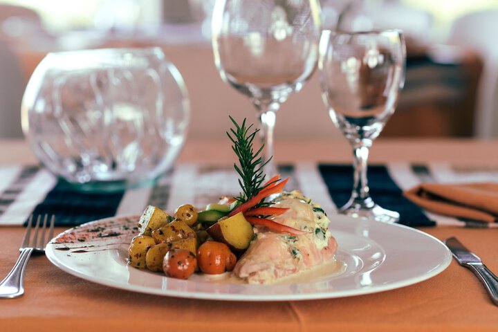 Dining 42 of 51