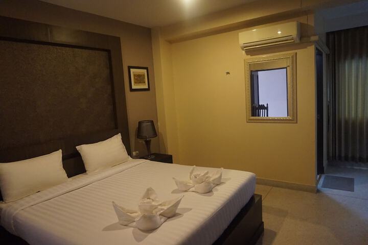 Room 13 of 50