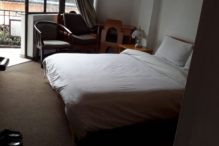 Room 10 of 24