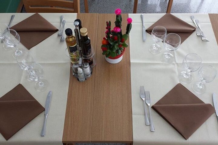 Dining 14 of 23
