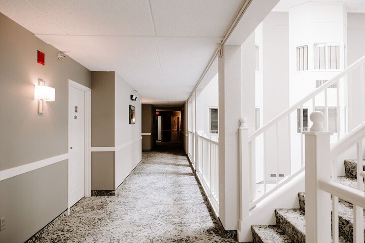 Ballroom/Hall 64 of 72
