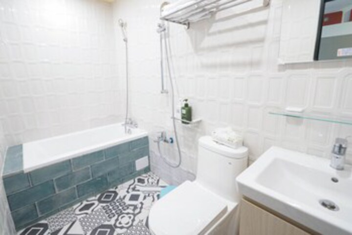 Room 2 of 11