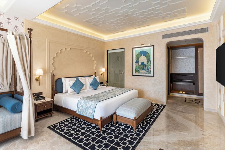 Room 20 of 74