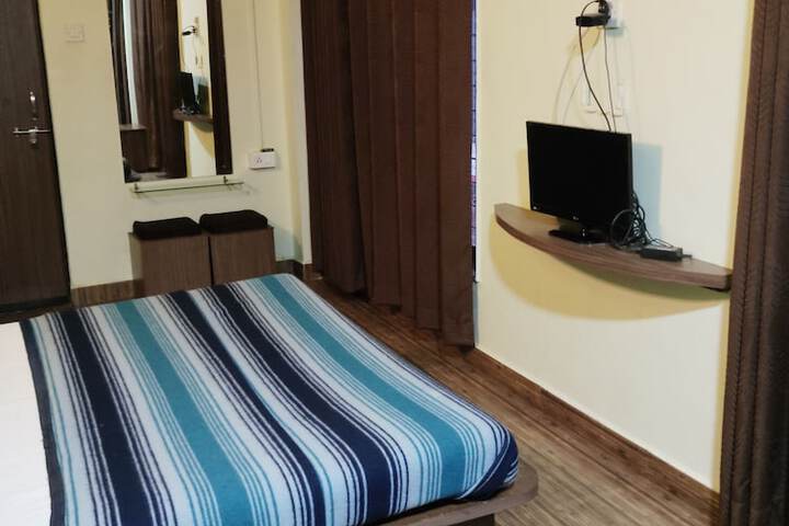 Room 4 of 23