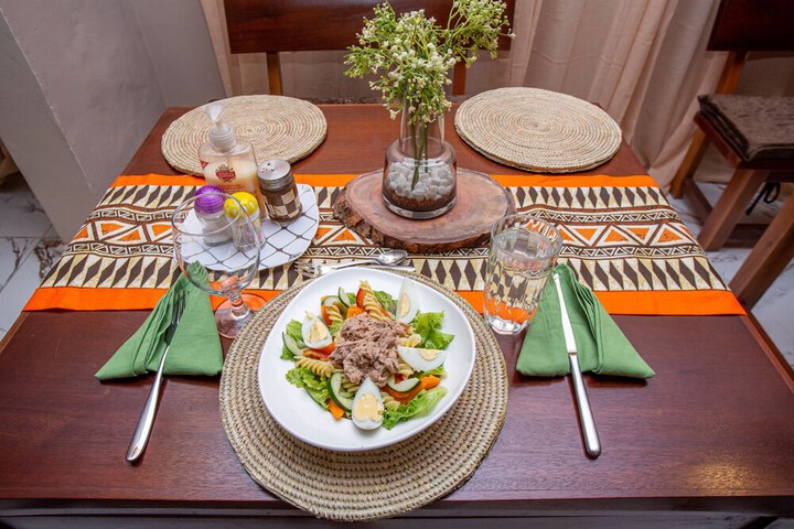 Dining 65 of 100