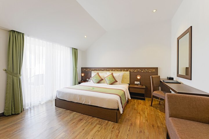 Room 4 of 140