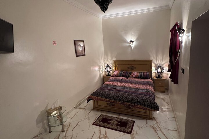 Room 7 of 18