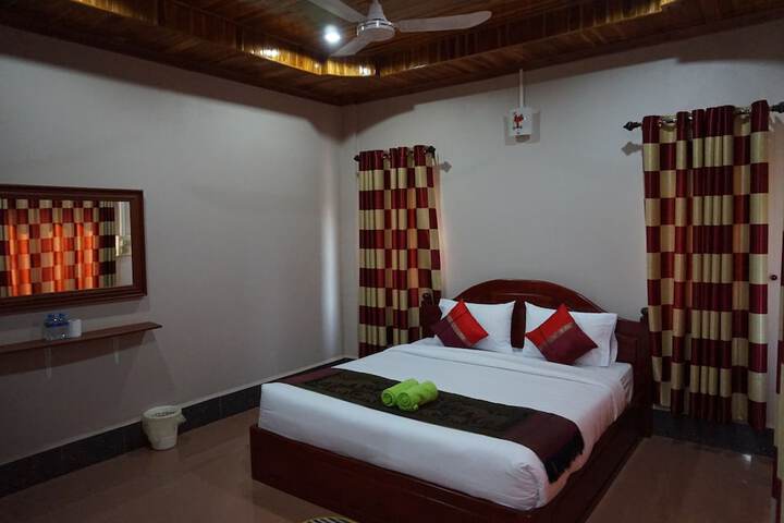 Room 2 of 23