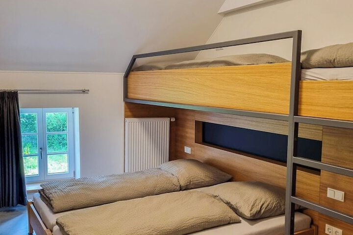 Room 9 of 22