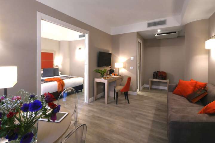 Room 33 of 81