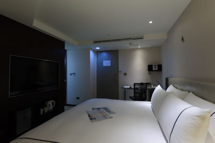 Room 12 of 41
