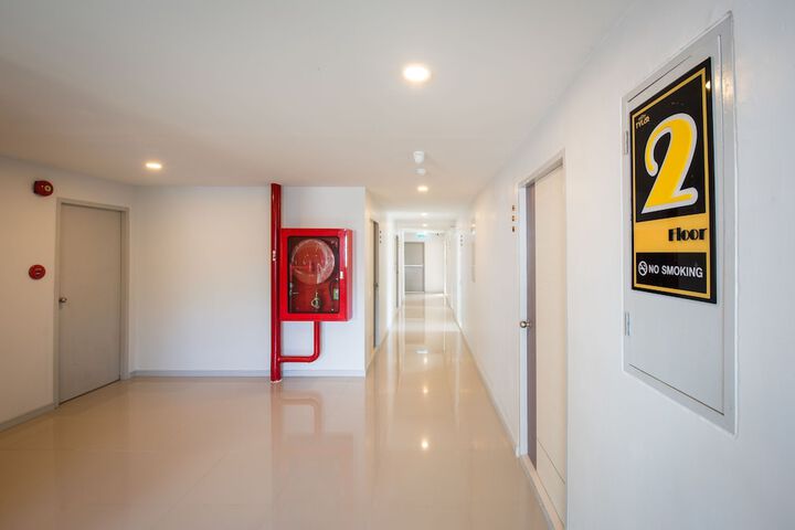 Ballroom/Hall 11 of 18