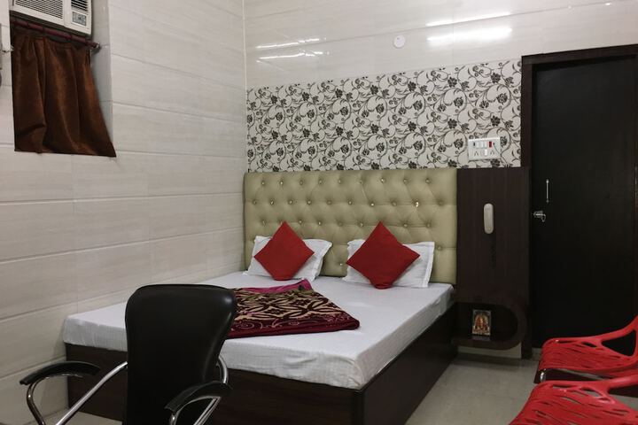 Room 16 of 16