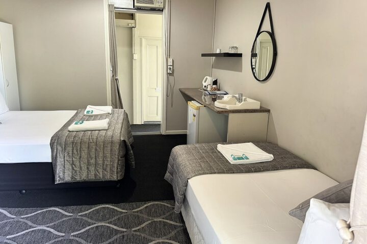 Room 6 of 45