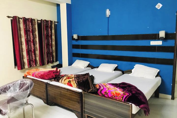 Room 6 of 19