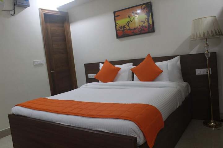 Room 18 of 31