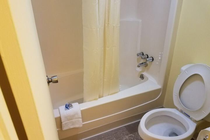 Standard Double Room 2 Double Beds Refrigerator, Microwave (2 of 7)
