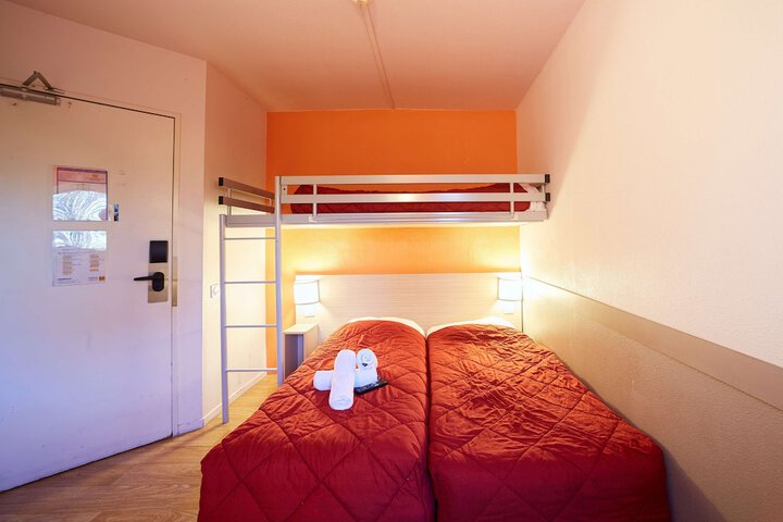 Room 7 of 26