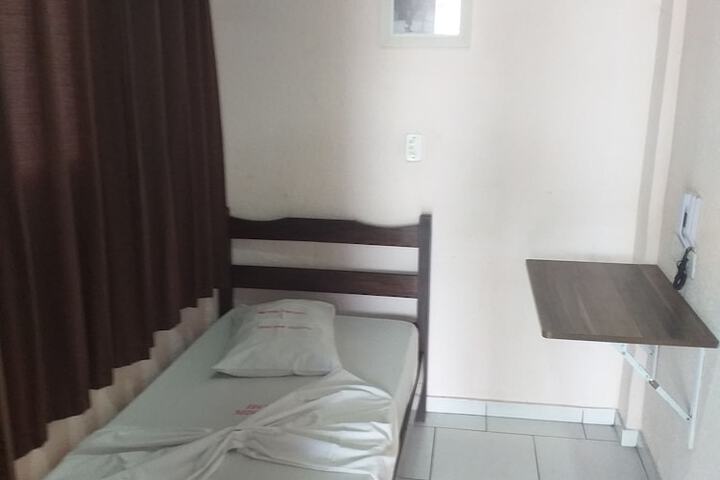 Room 25 of 38
