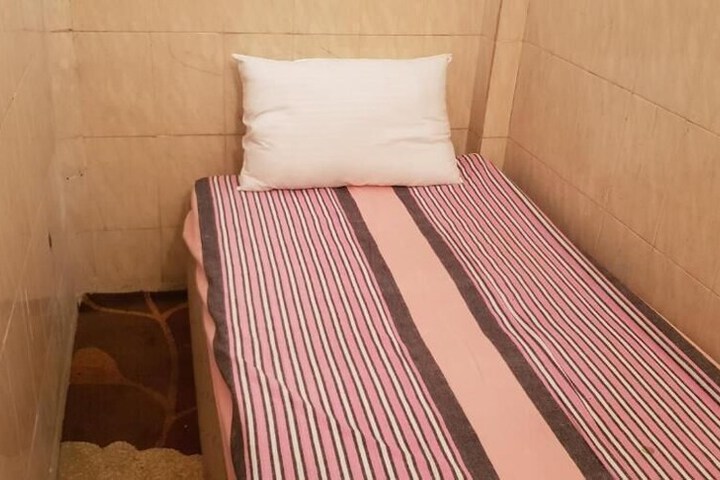Room 13 of 43