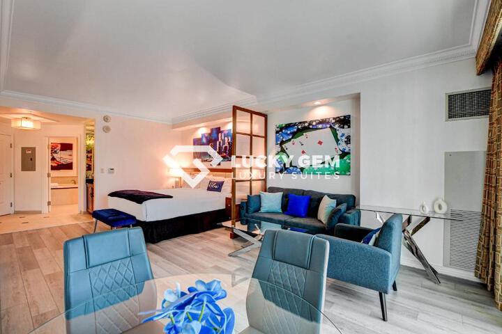 Lucky Gem Penthouse &  Luxury Suites at MGM Signature Resort Balcony Strip View 2605 in Las Vegas, CA