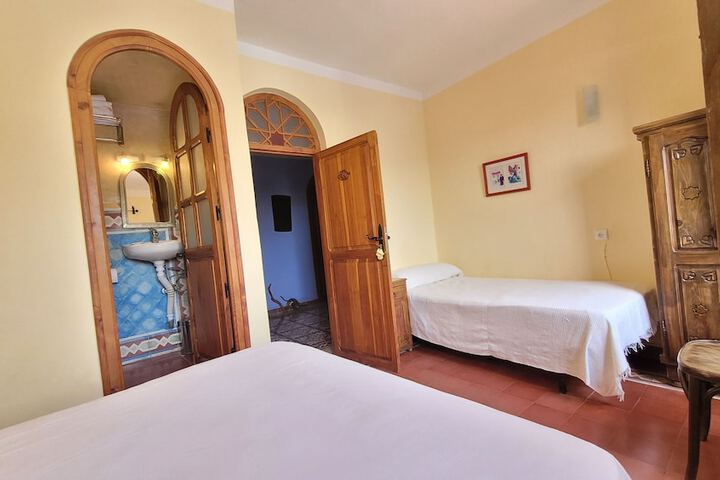 Room 4 of 51
