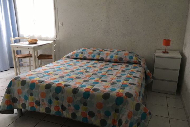 Room 6 of 50