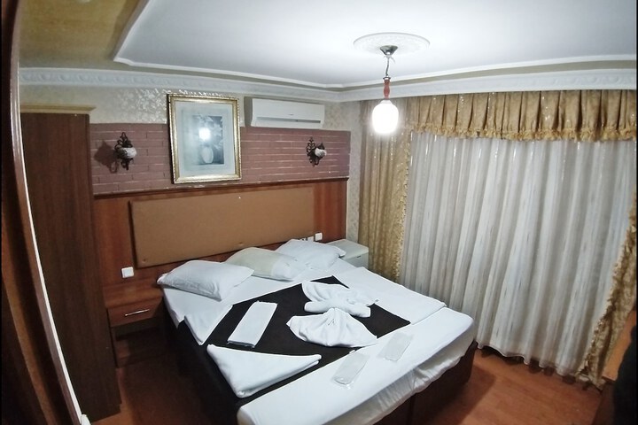 Room 12 of 39