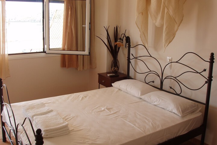 Room 16 of 96