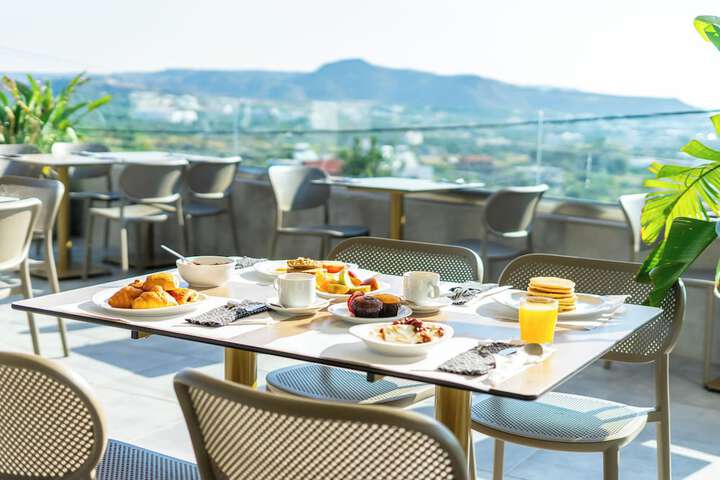 Breakfast/Coffee Service 138 of 201