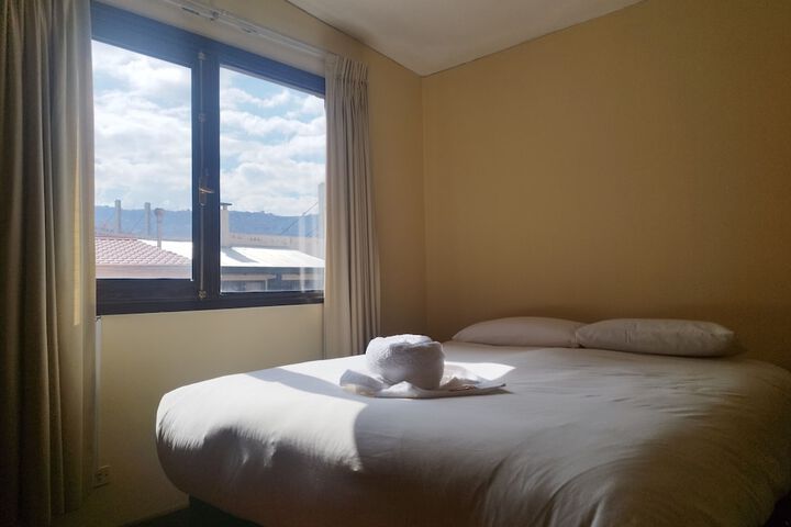 Room 8 of 17