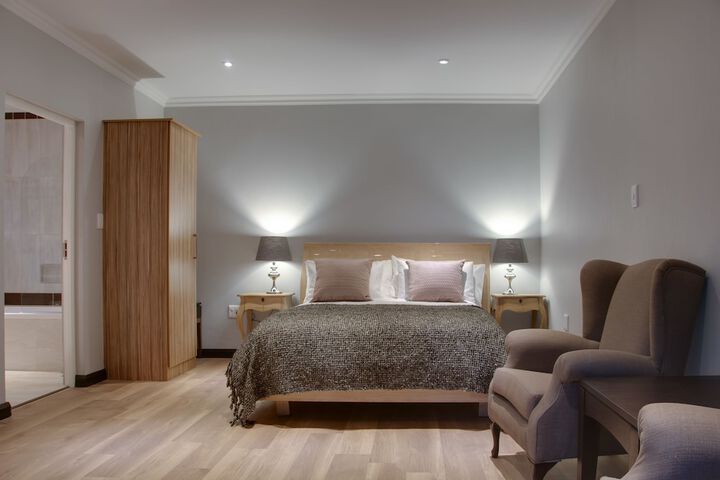 Room 5 of 170