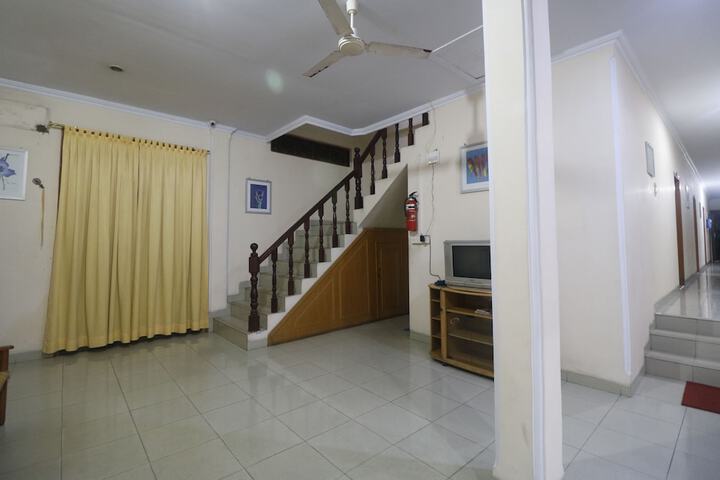 Photo of RedDoorz Plus near WTC Batanghari Mall