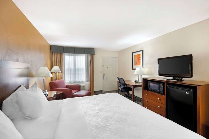 Room 8 of 24