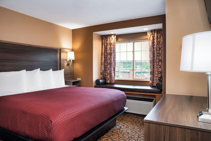 1 King Bed (7 of 7)