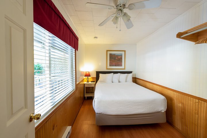 Room 8 of 225