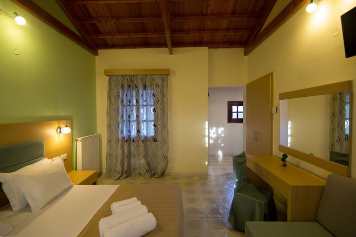 Room 10 of 37