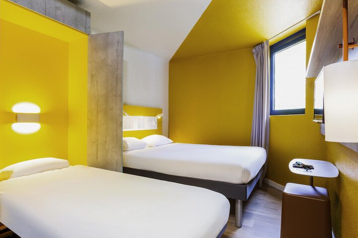 Room 10 of 47