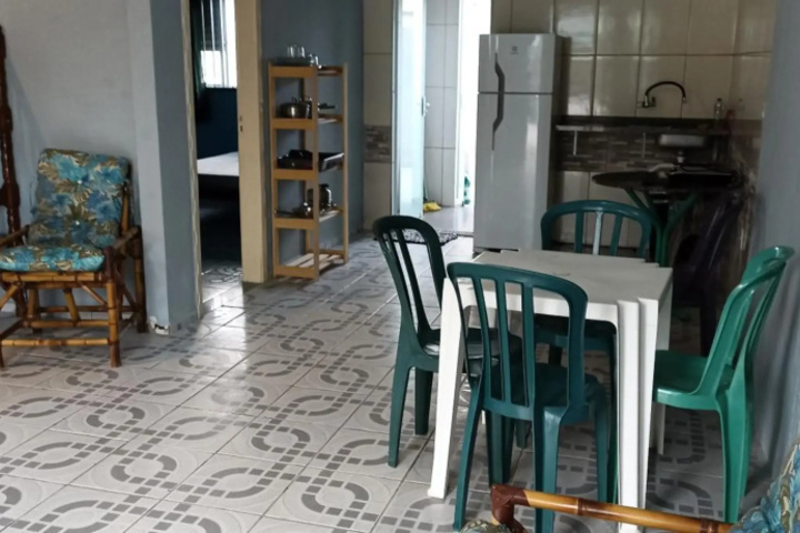 Room 4 of 16